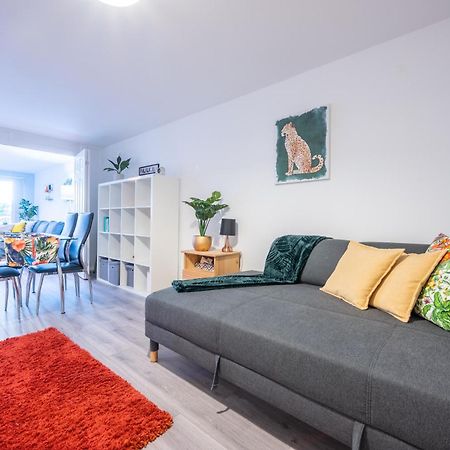 Apartamento Millennium View By Ty Sa Cardiff Exterior foto