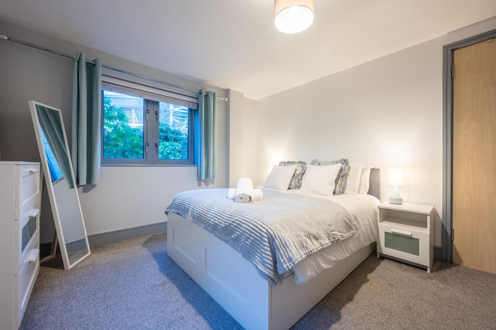 Apartamento Millennium View By Ty Sa Cardiff Exterior foto